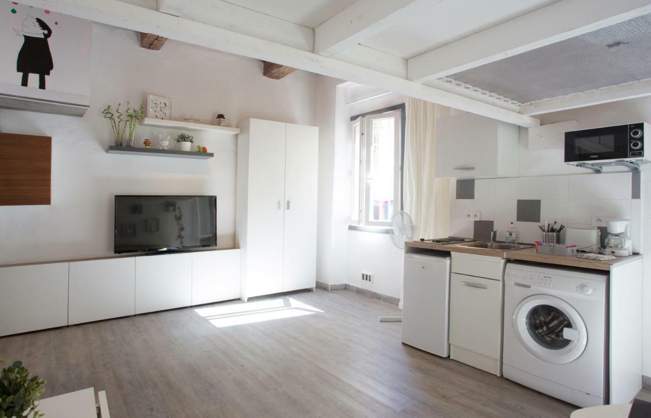 Gregbnb - Filet Suspendu ! - Parking Inclus - Climatise - Wifi -15Min Gare Toulon Exterior photo